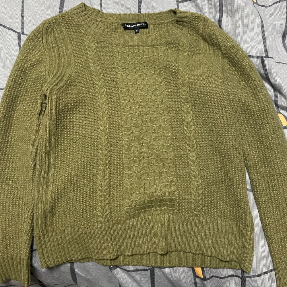 Gelapausch green sweater
